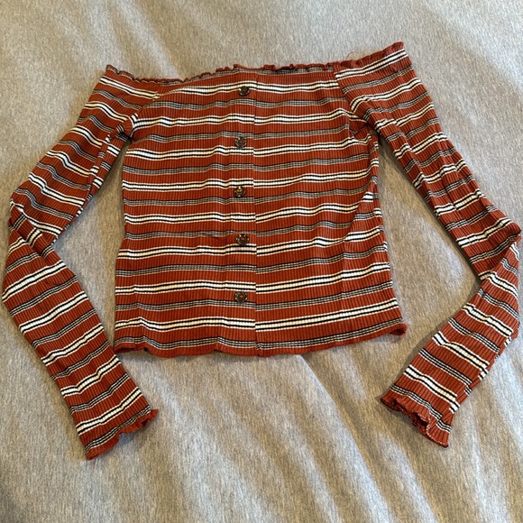 Long sleeve off the shoulder top bundle - Picture 5 of 10